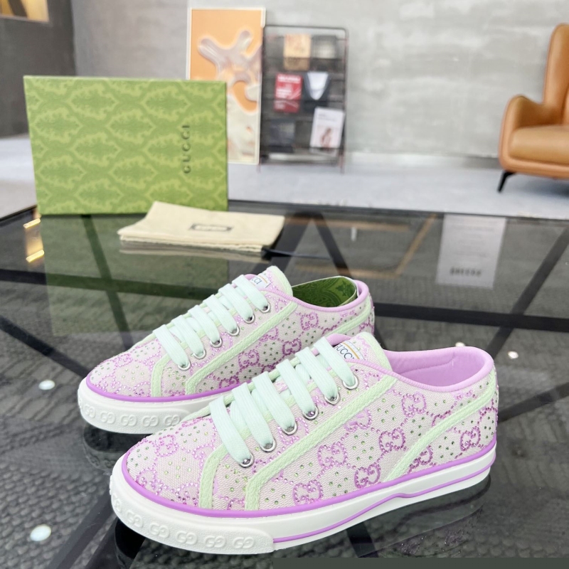 G*u*i casual shoes